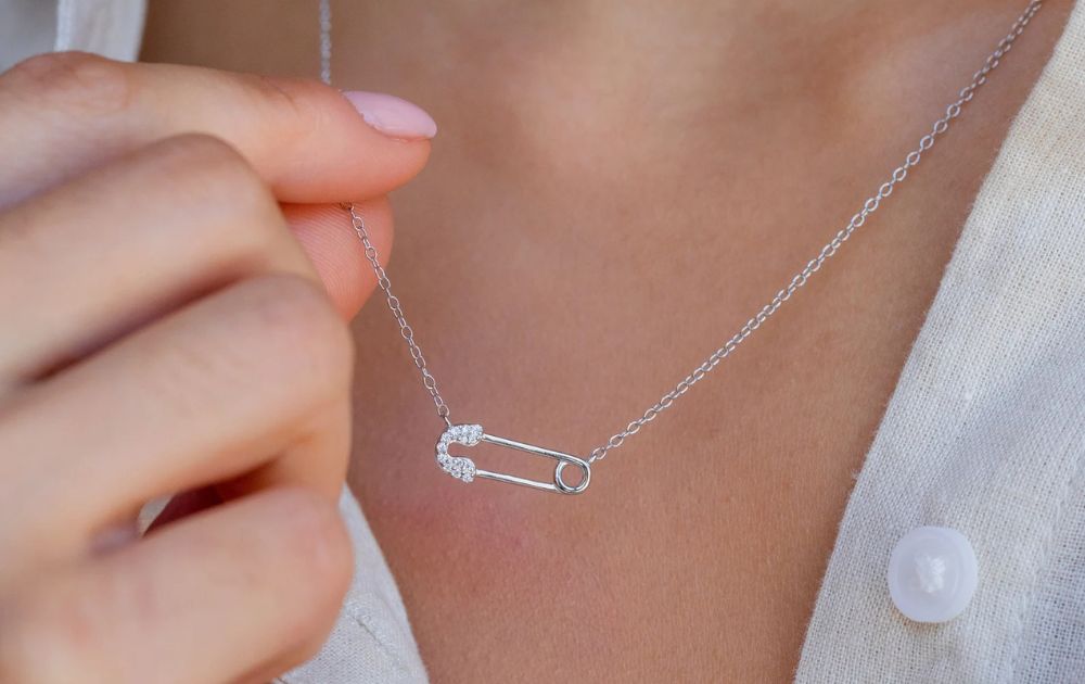 The Deep Symbolism behind the Safety Pin Necklace Meaning